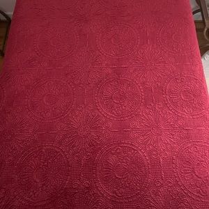 Pottery Barn queen size quilt